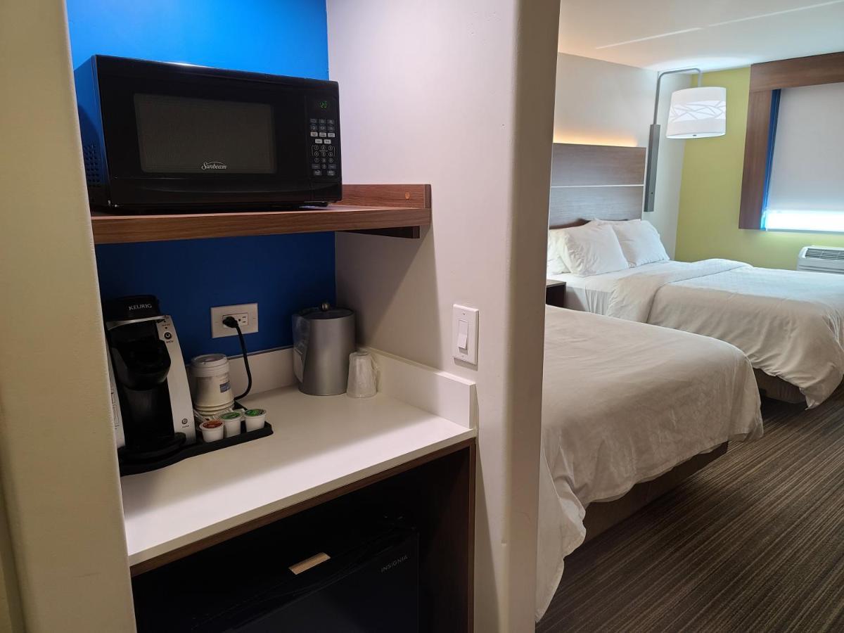Standard Room Two Queen Beds