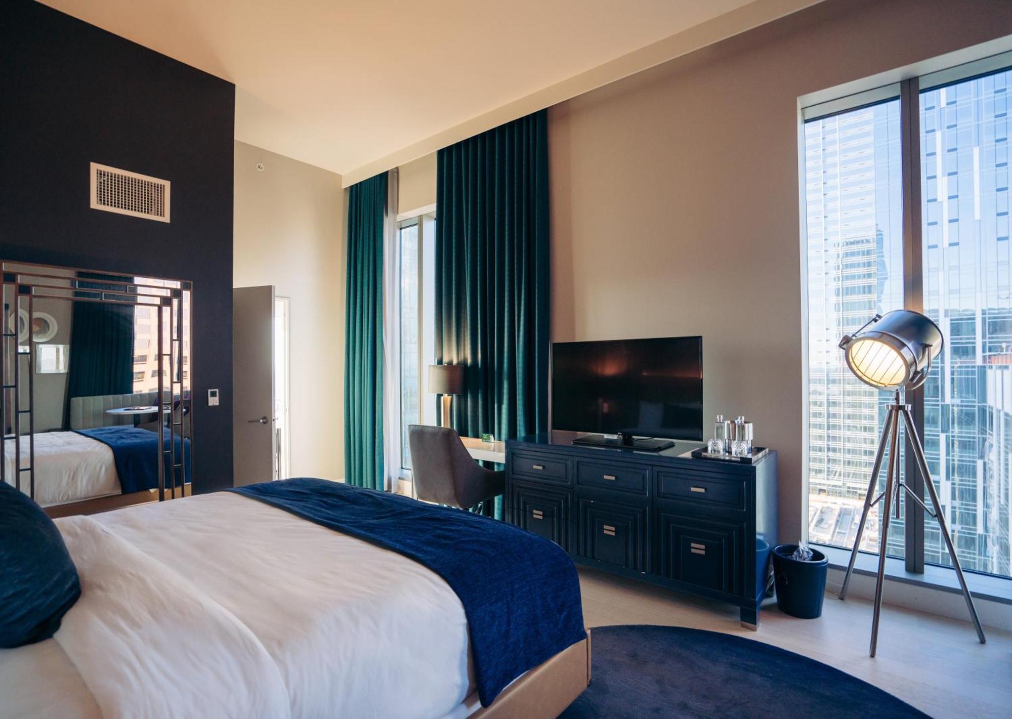 Junior King Suite City View