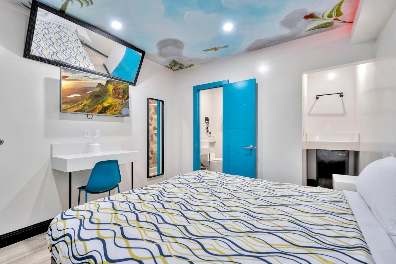 Deluxe Queen Room