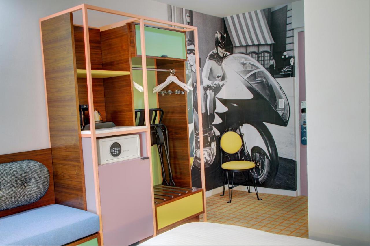 Queen Room Two Queen Beds Roll Shower Disability Access or Non-Smoking,1356947339:JPEG