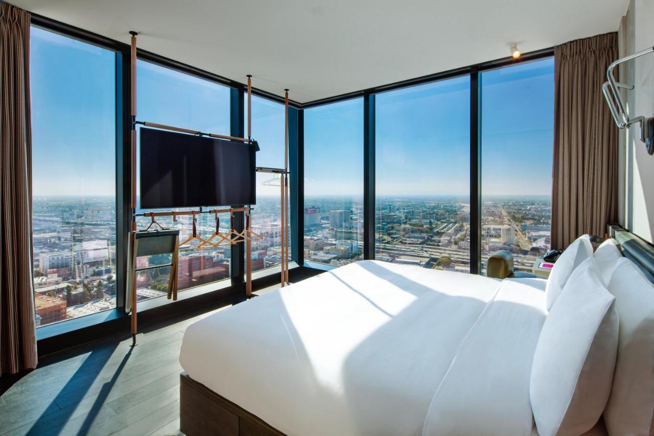 Corner King Room City View