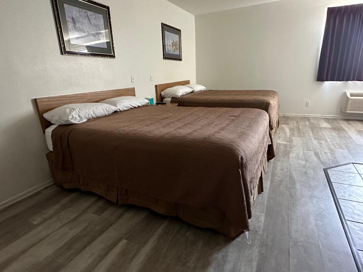 Queen Room Two Queen Beds Non-Smoking