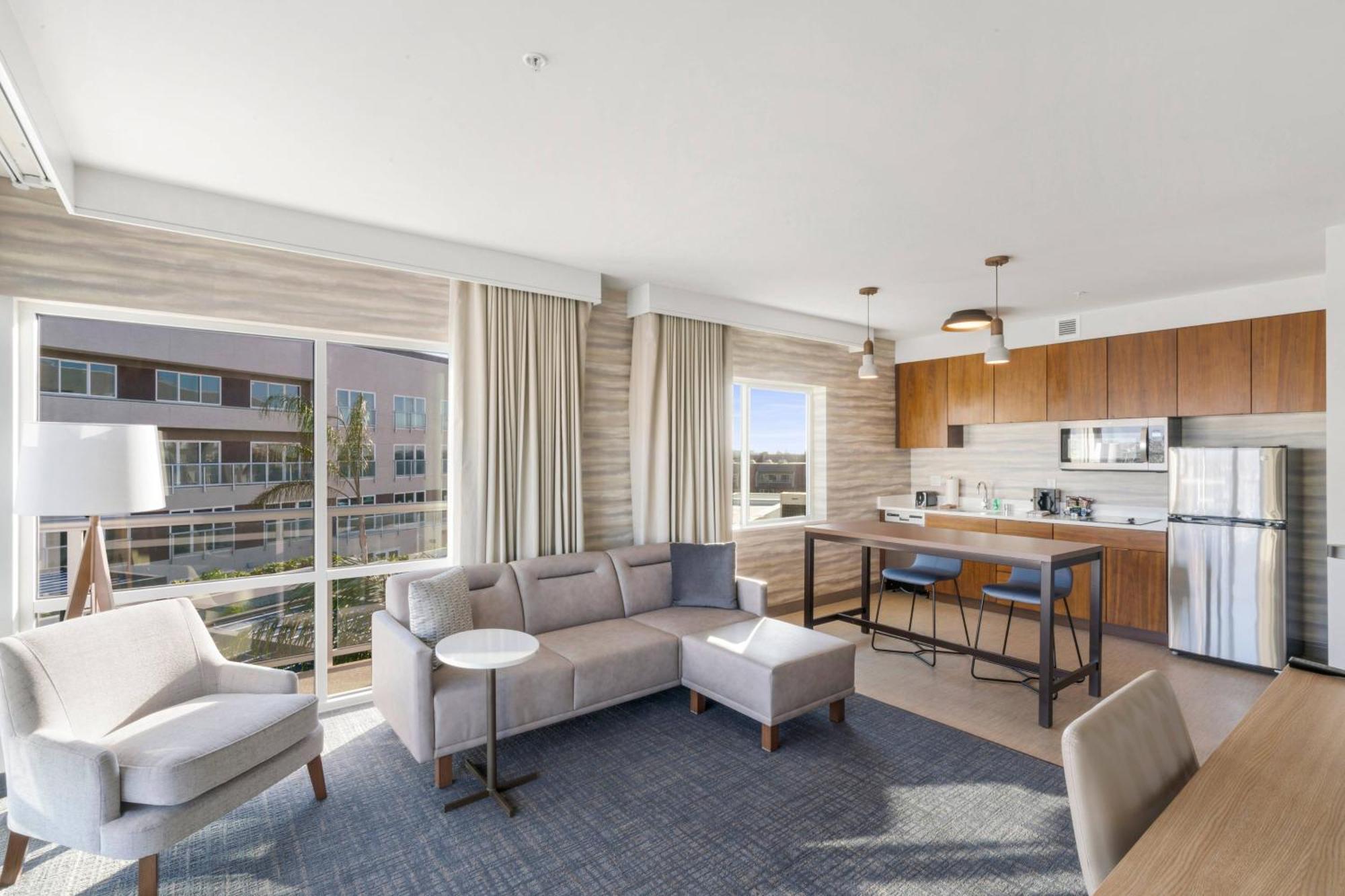 Signature 1 Bedroom Suite 1 King Water view