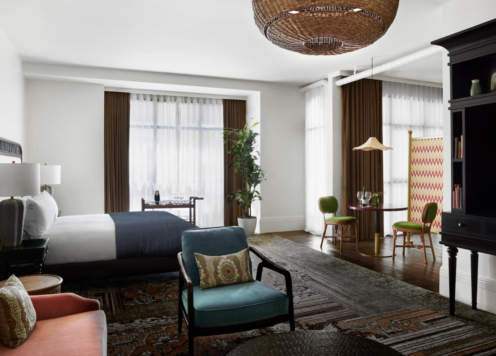 Pool Club Suite
