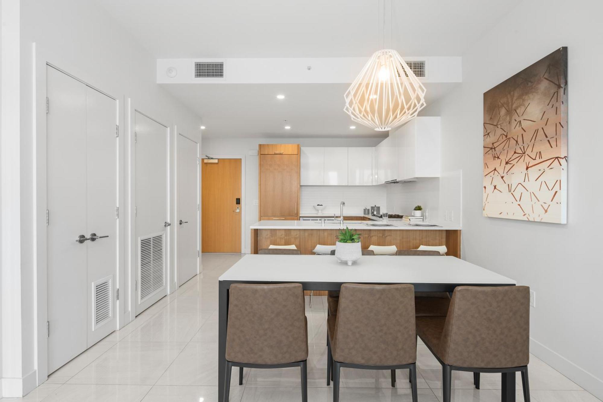 One Bedroom Suite & Office