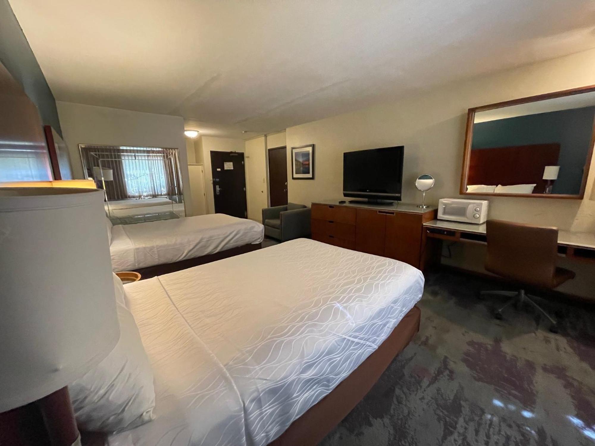 Classic Quadruple Room Non-Smoking