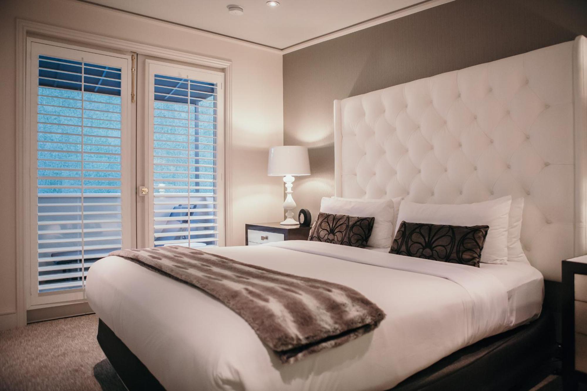 One-Bedroom Suite,300814356:JPEG