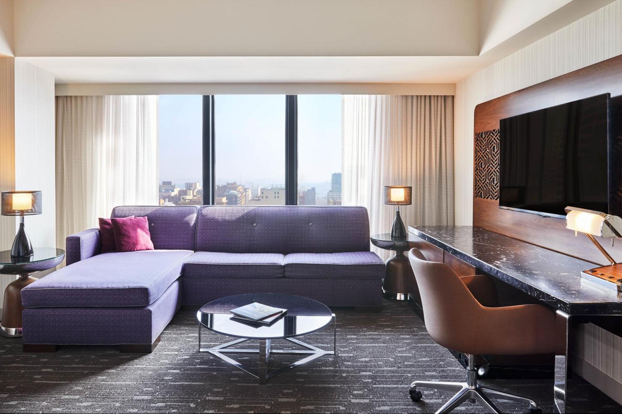 One Bedroom Suite Suite 1 King Alternate bed sofa bed