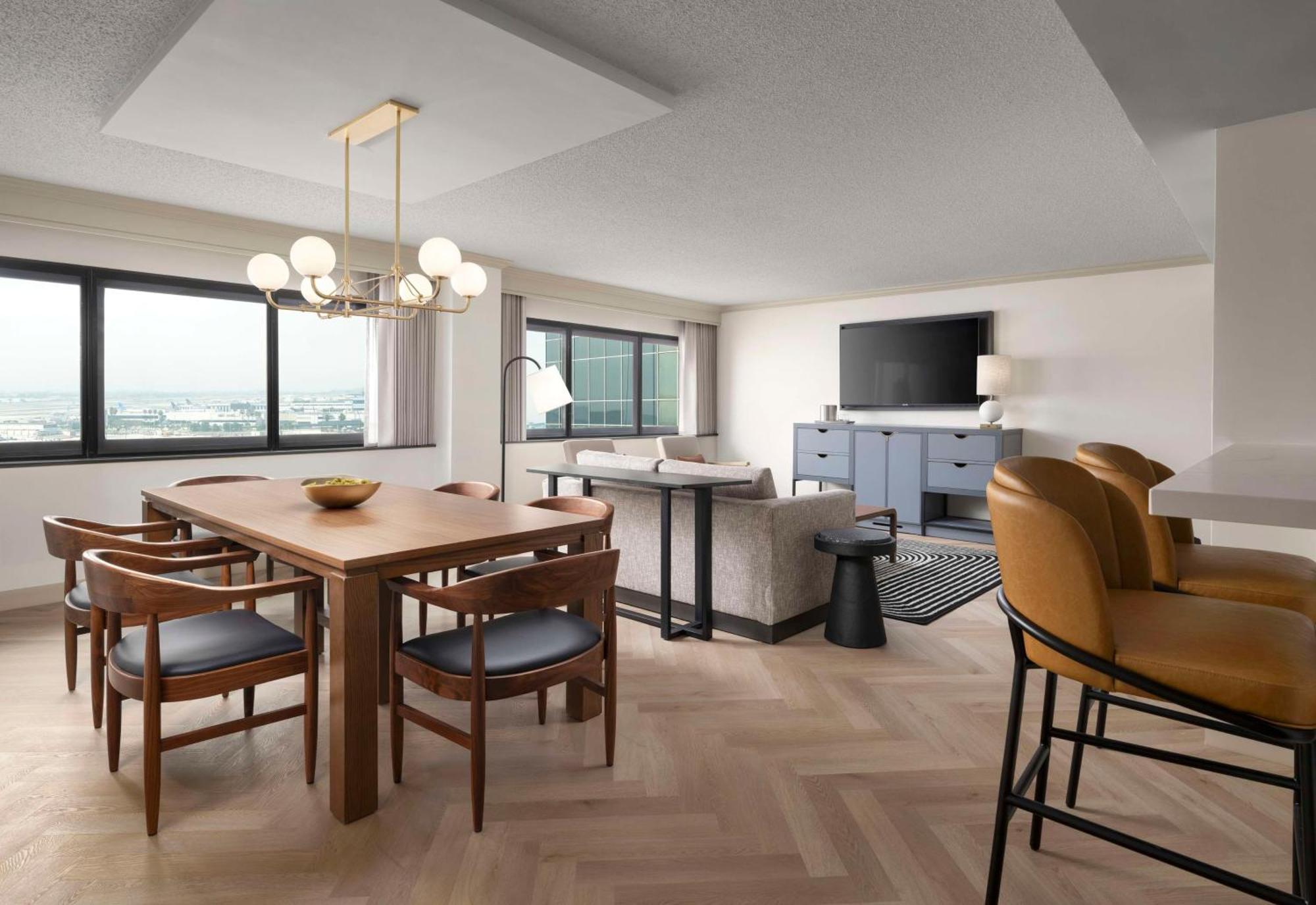 One Bedroom Suite - King,1629894393:JPEG