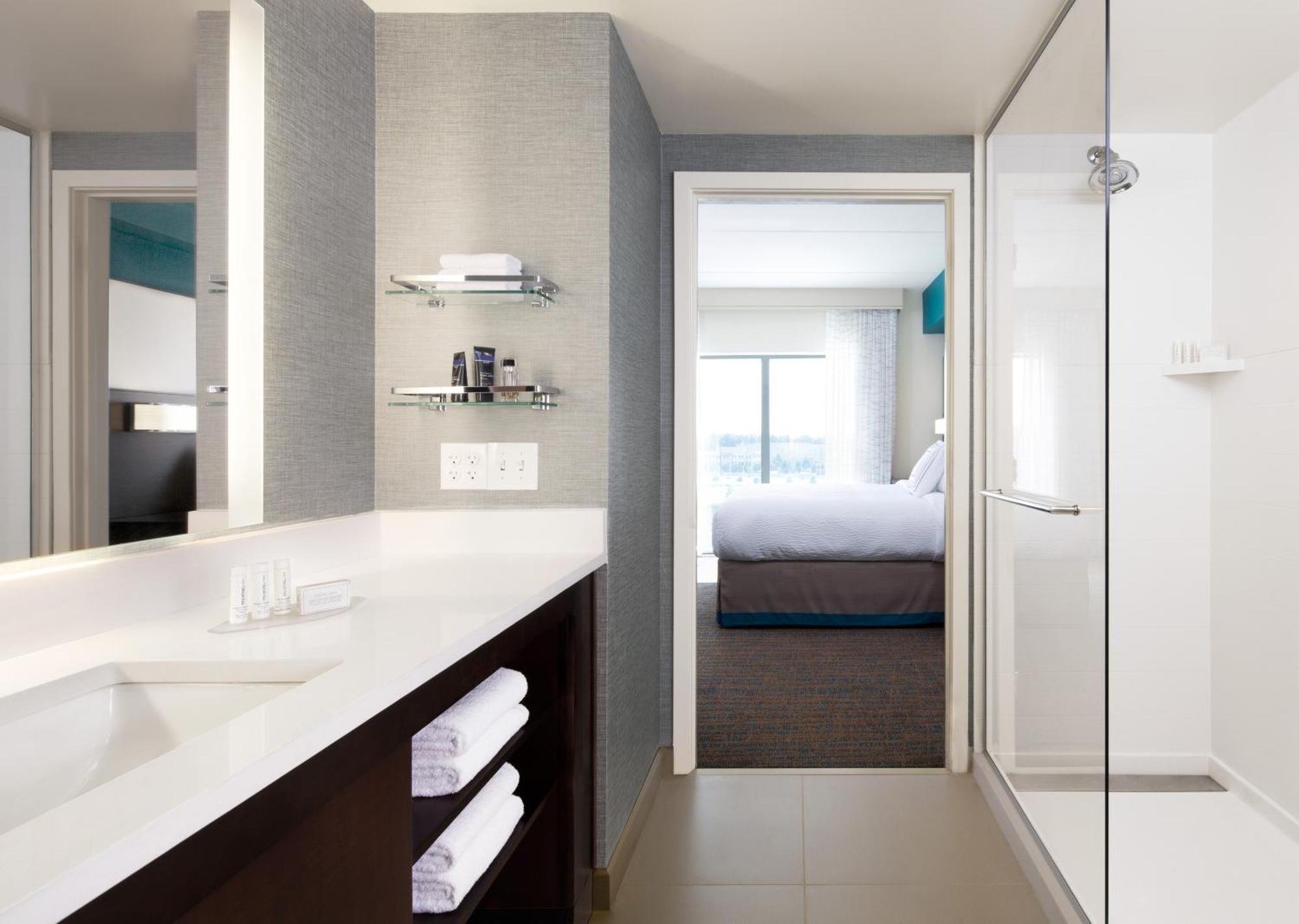 One-Bedroom King Suite,1636015428:JPEG