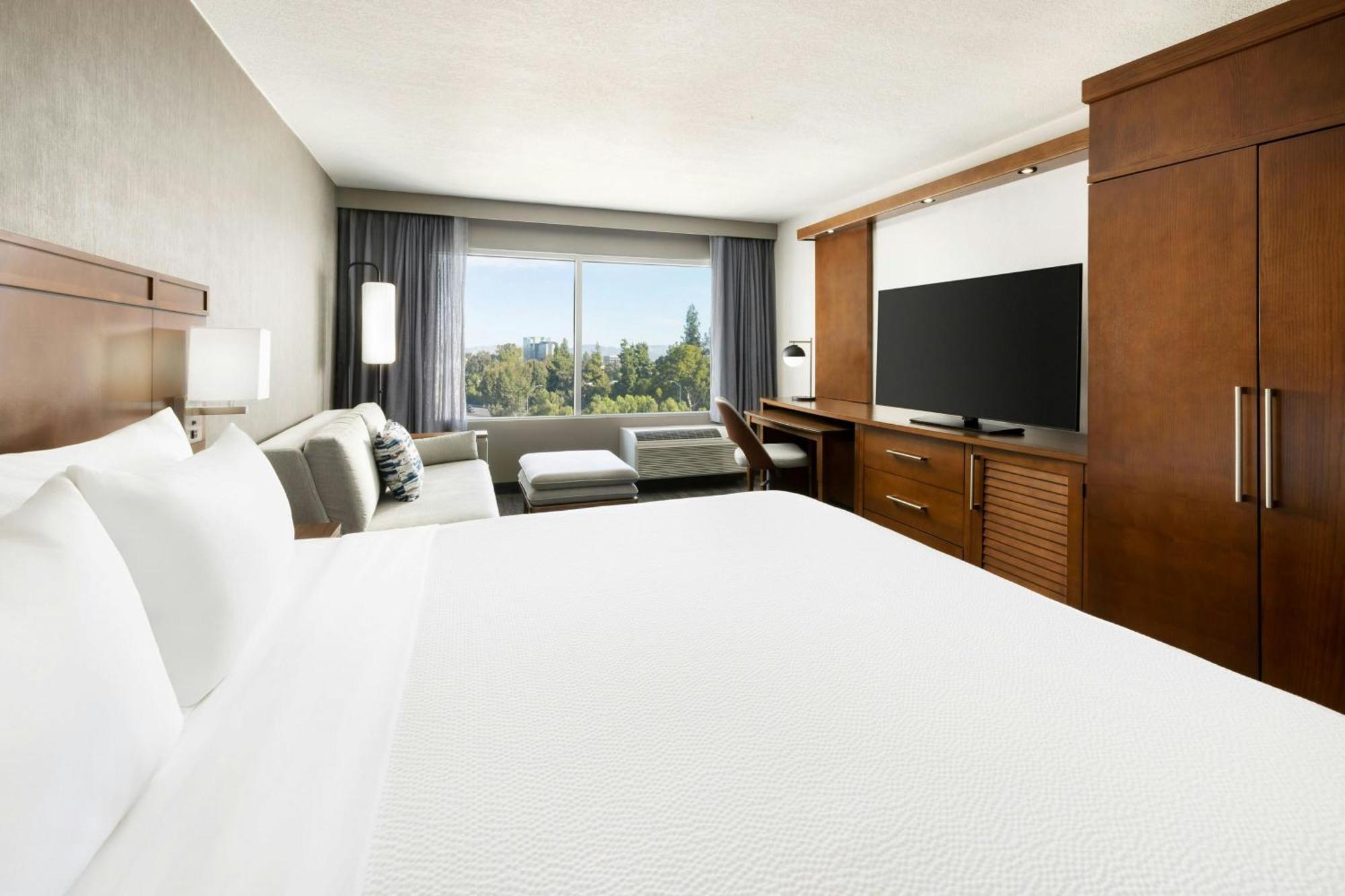 King Room with Sofa Bed