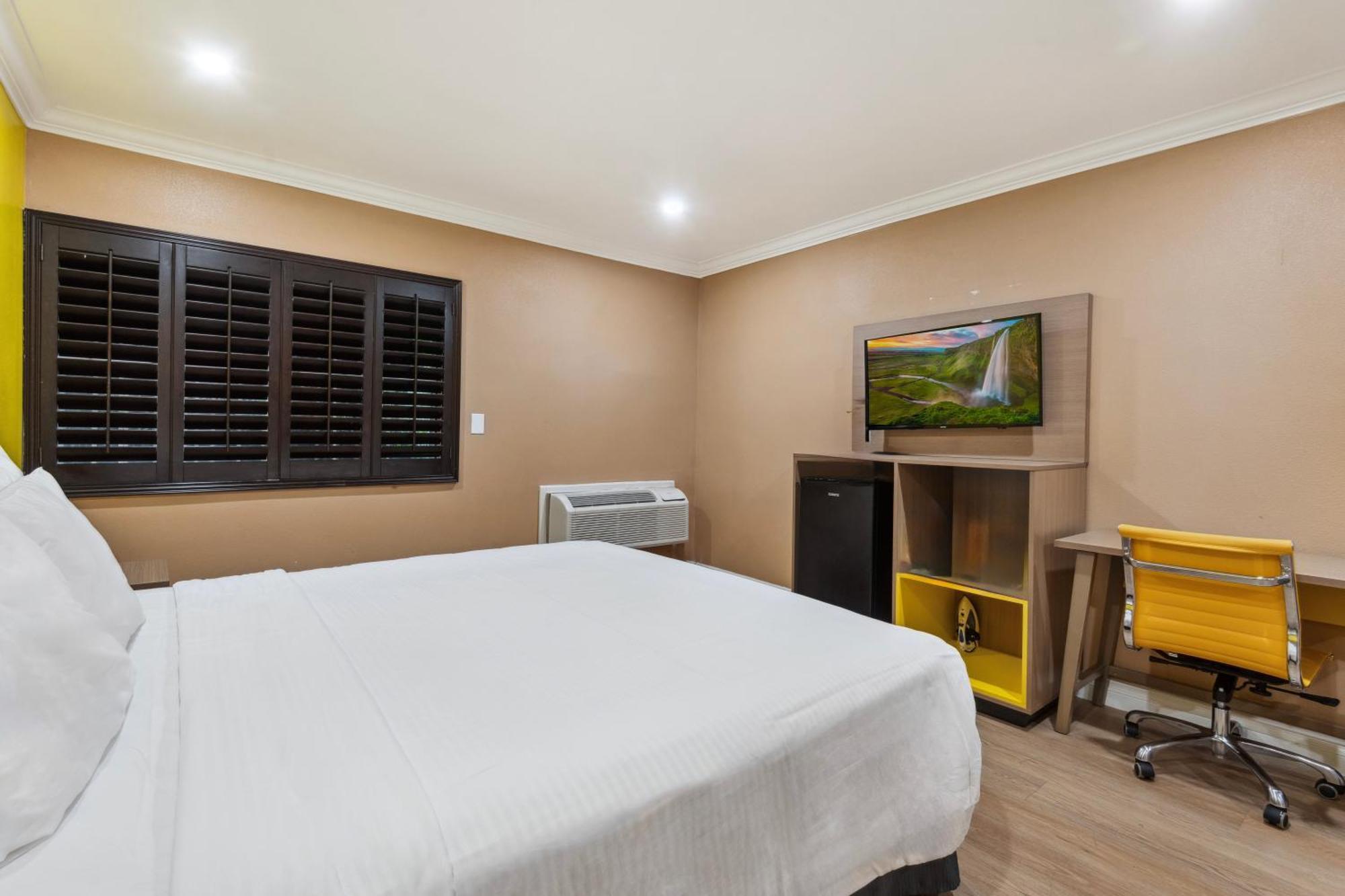Standard King Room