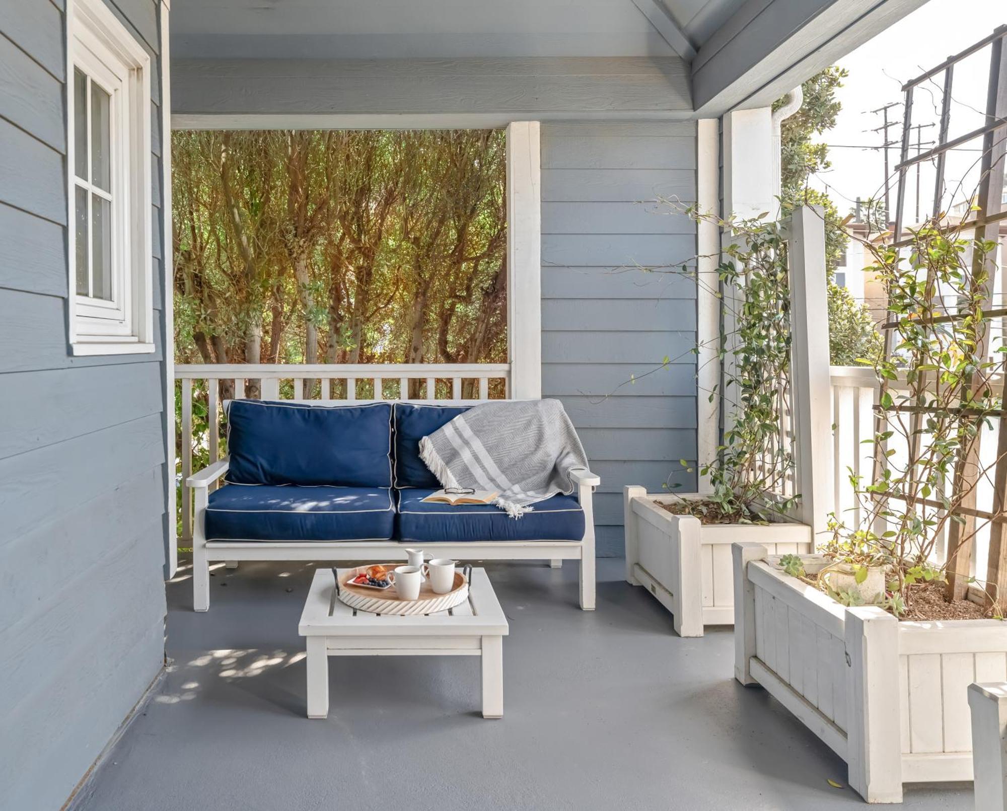 Del Rey King Balcony