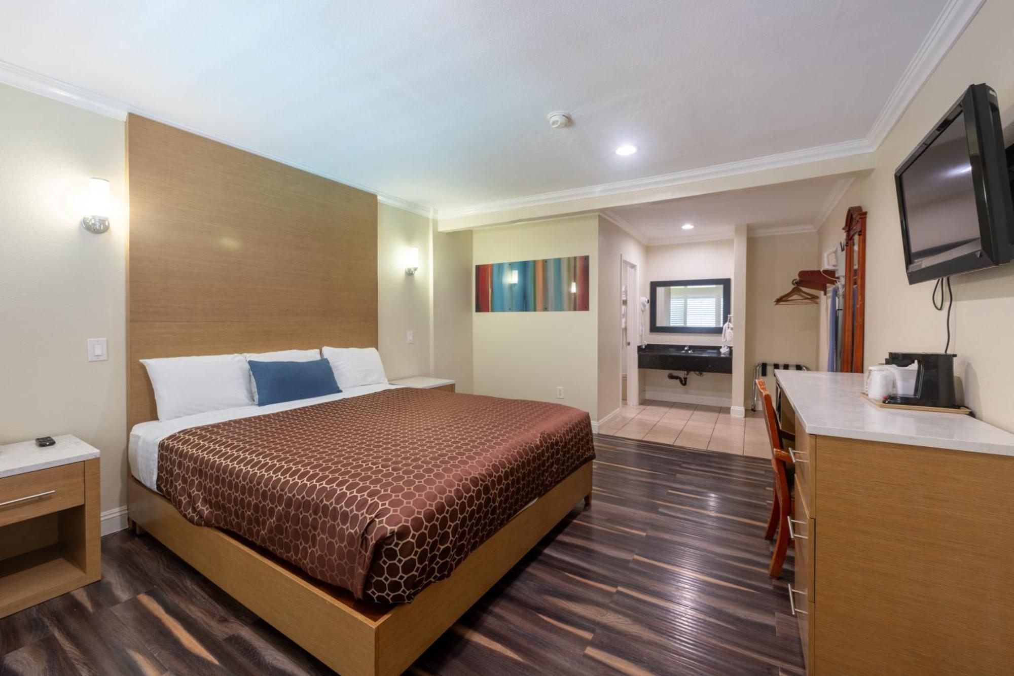 Superior King Room,1678631513:JPEG