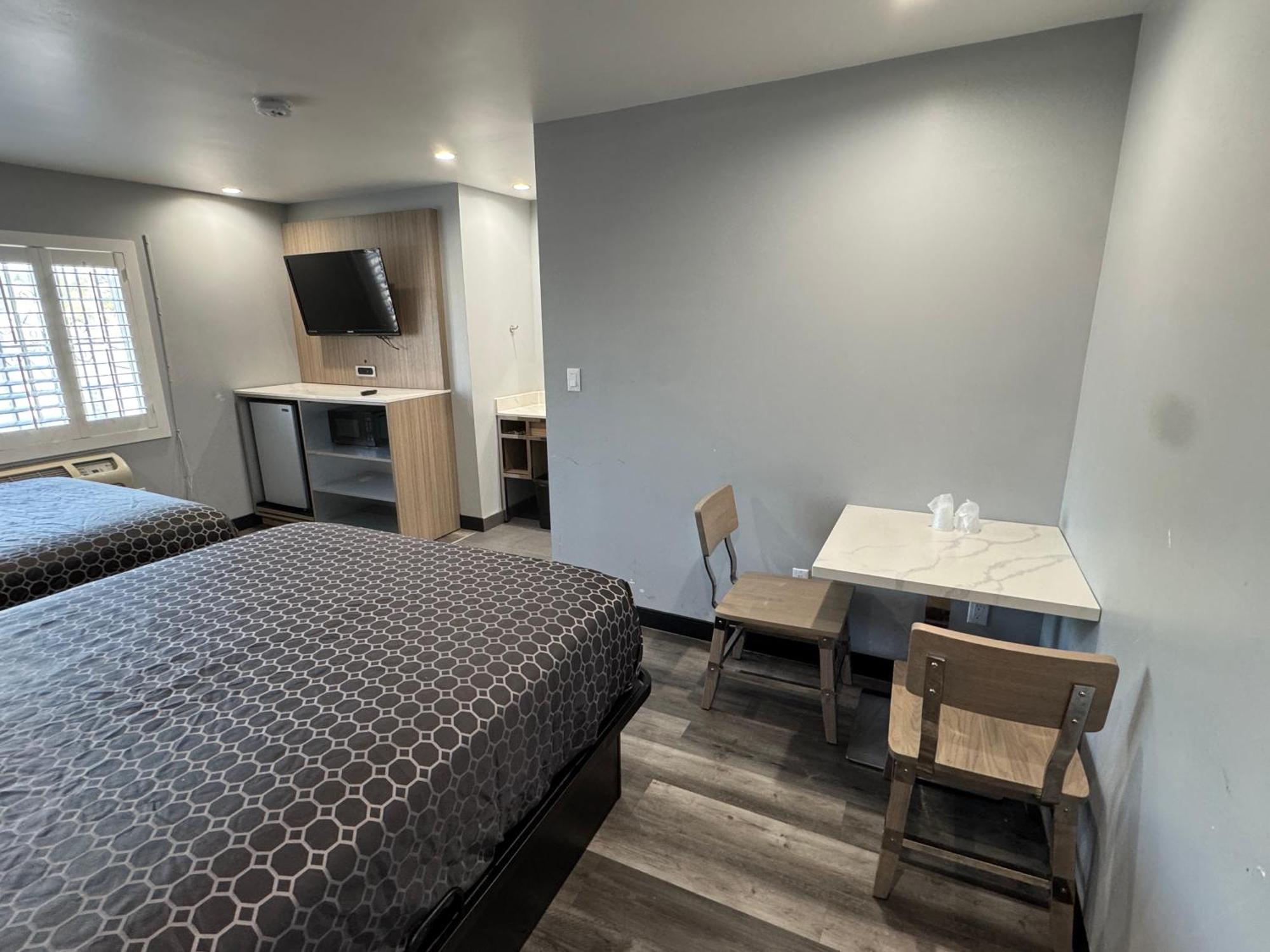 Double Room,1731424471:JPEG