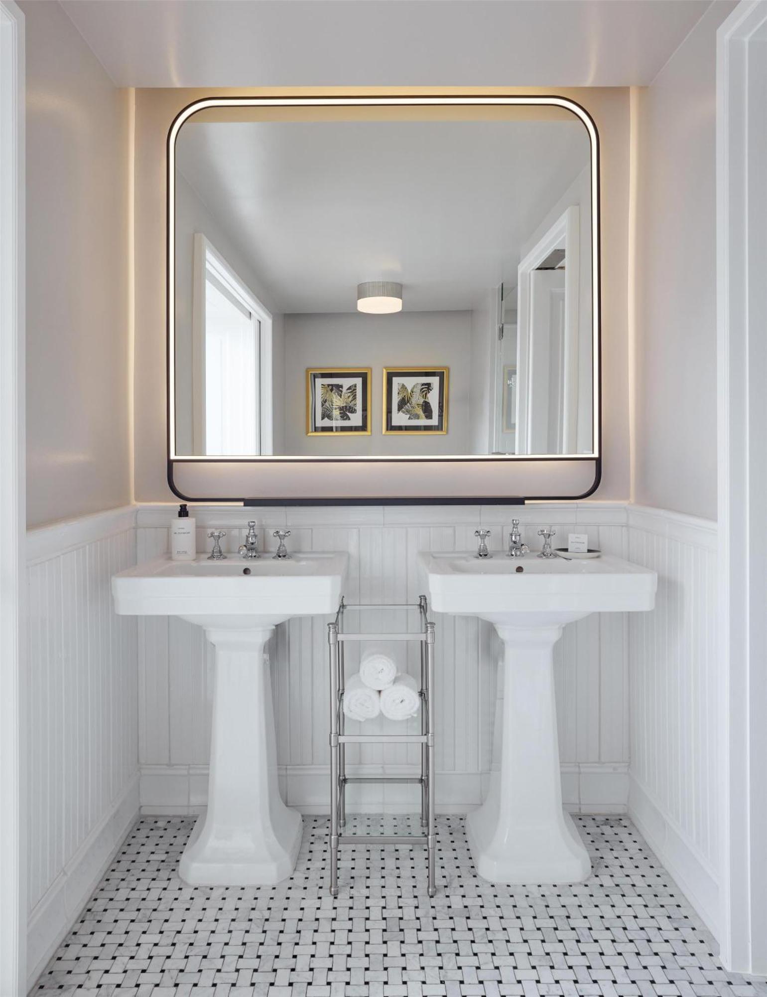 One-Bedroom Cameo Beverly Hills Suite