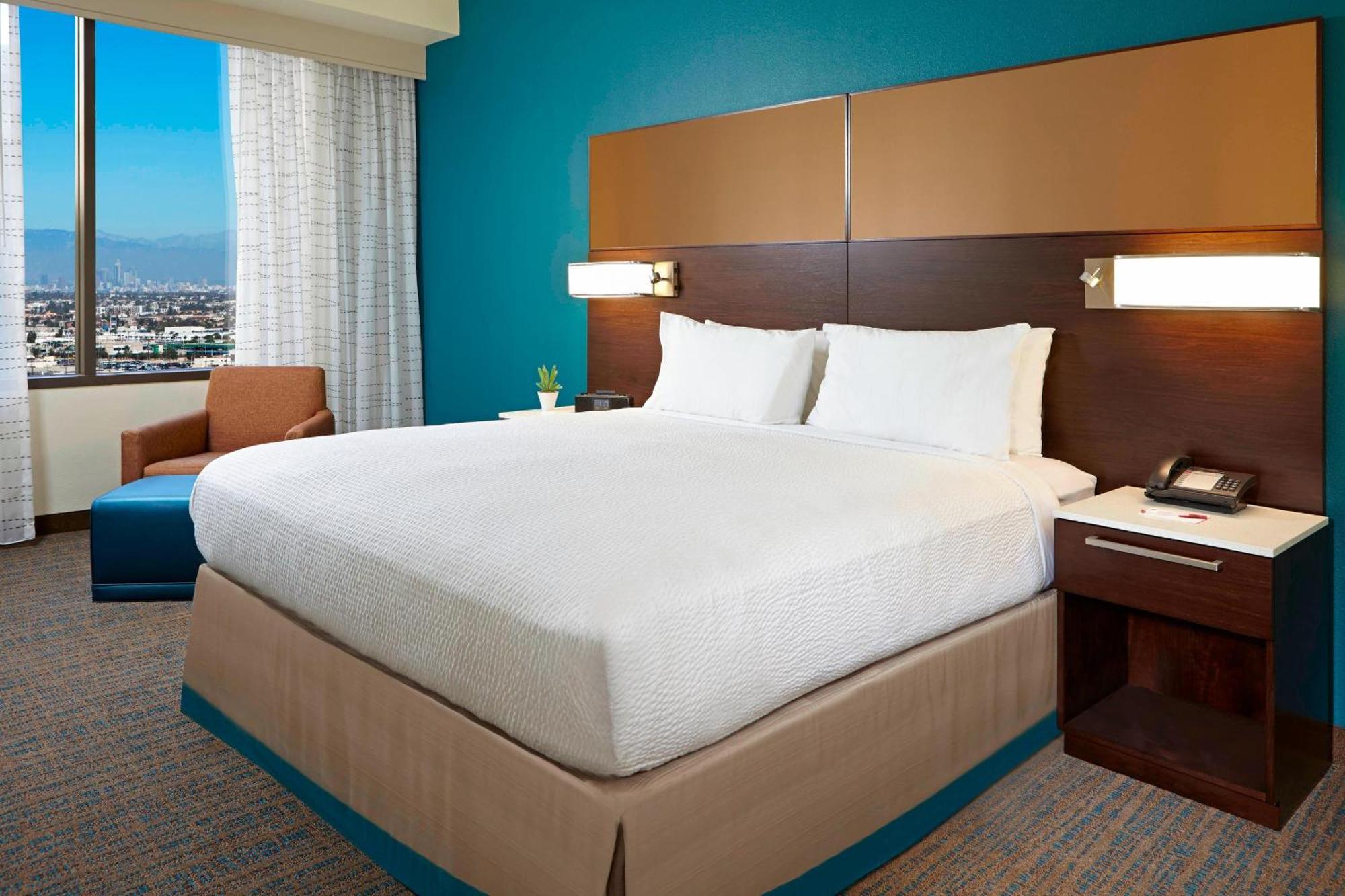 One-Bedroom King Suite