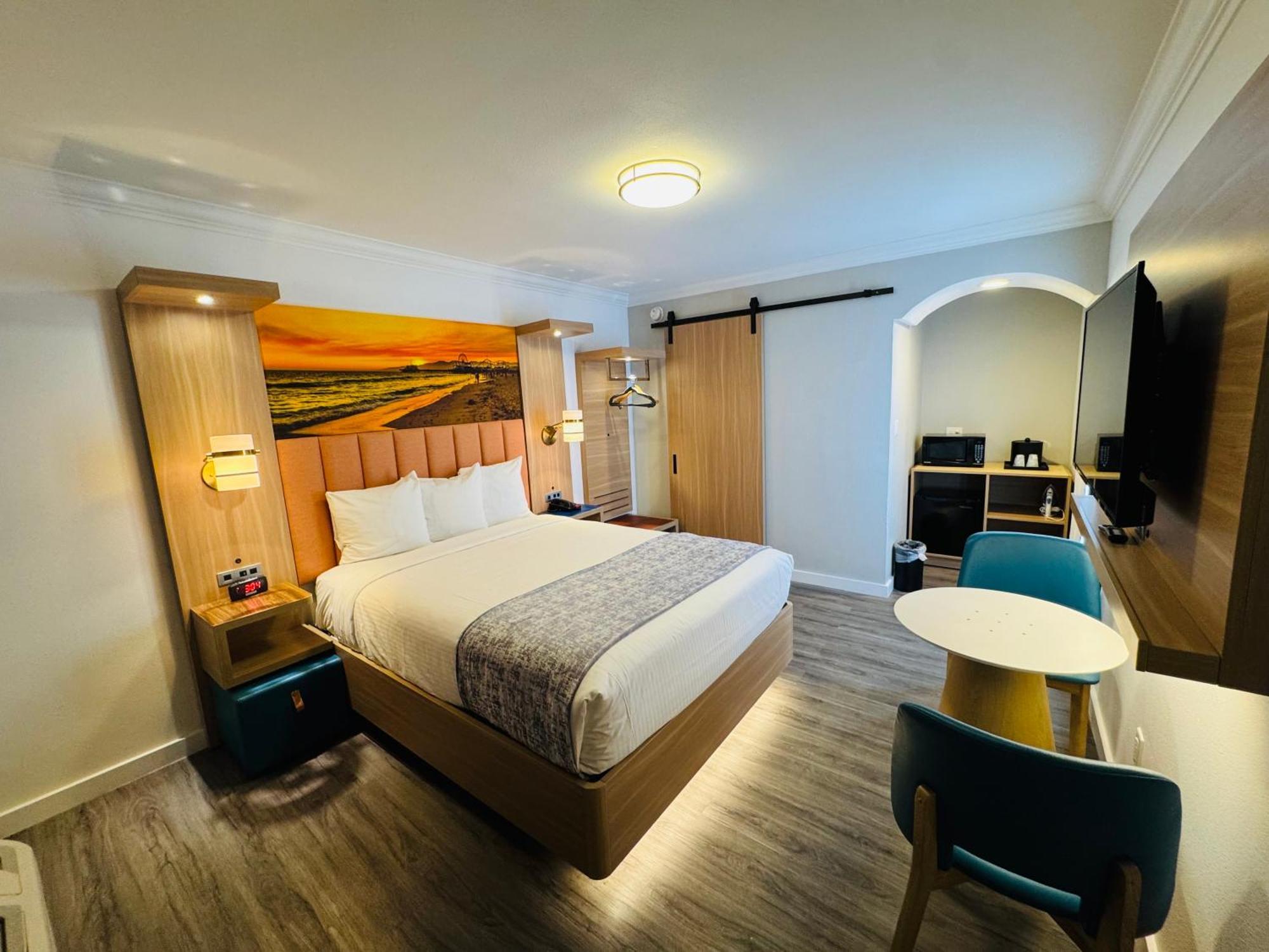 Deluxe Family Room
