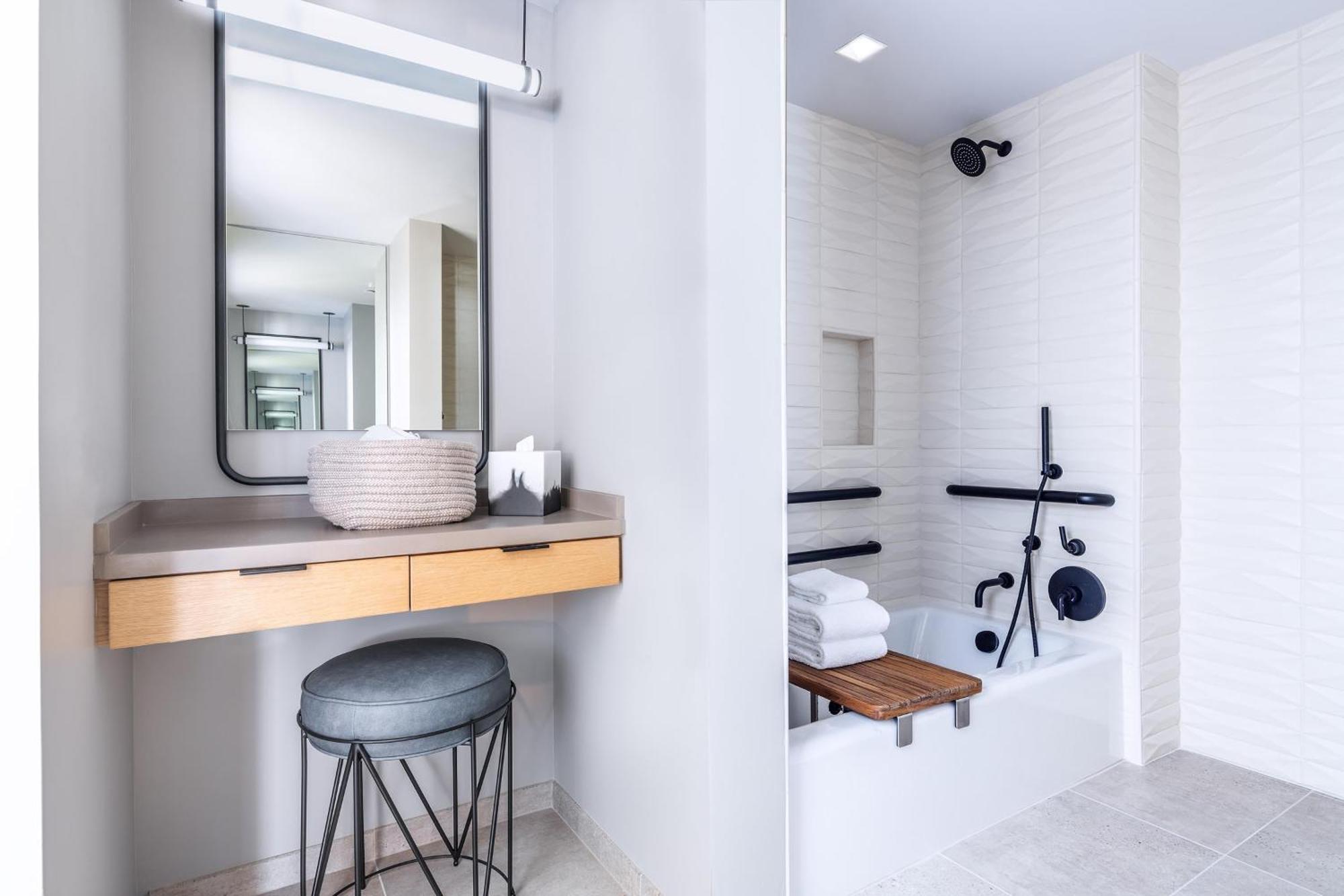 King Room Accessible Tub Disability Access