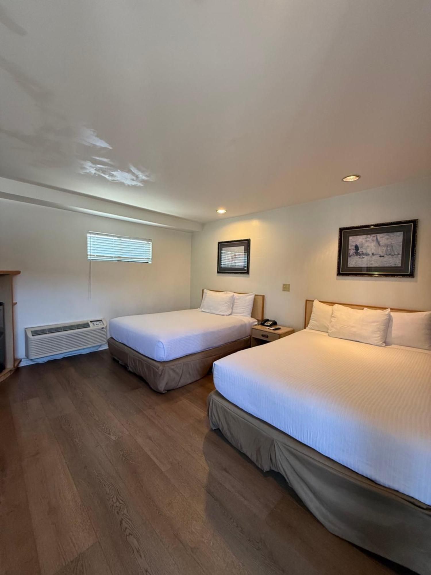 Queen Room Two Queen Beds Non-Smoking