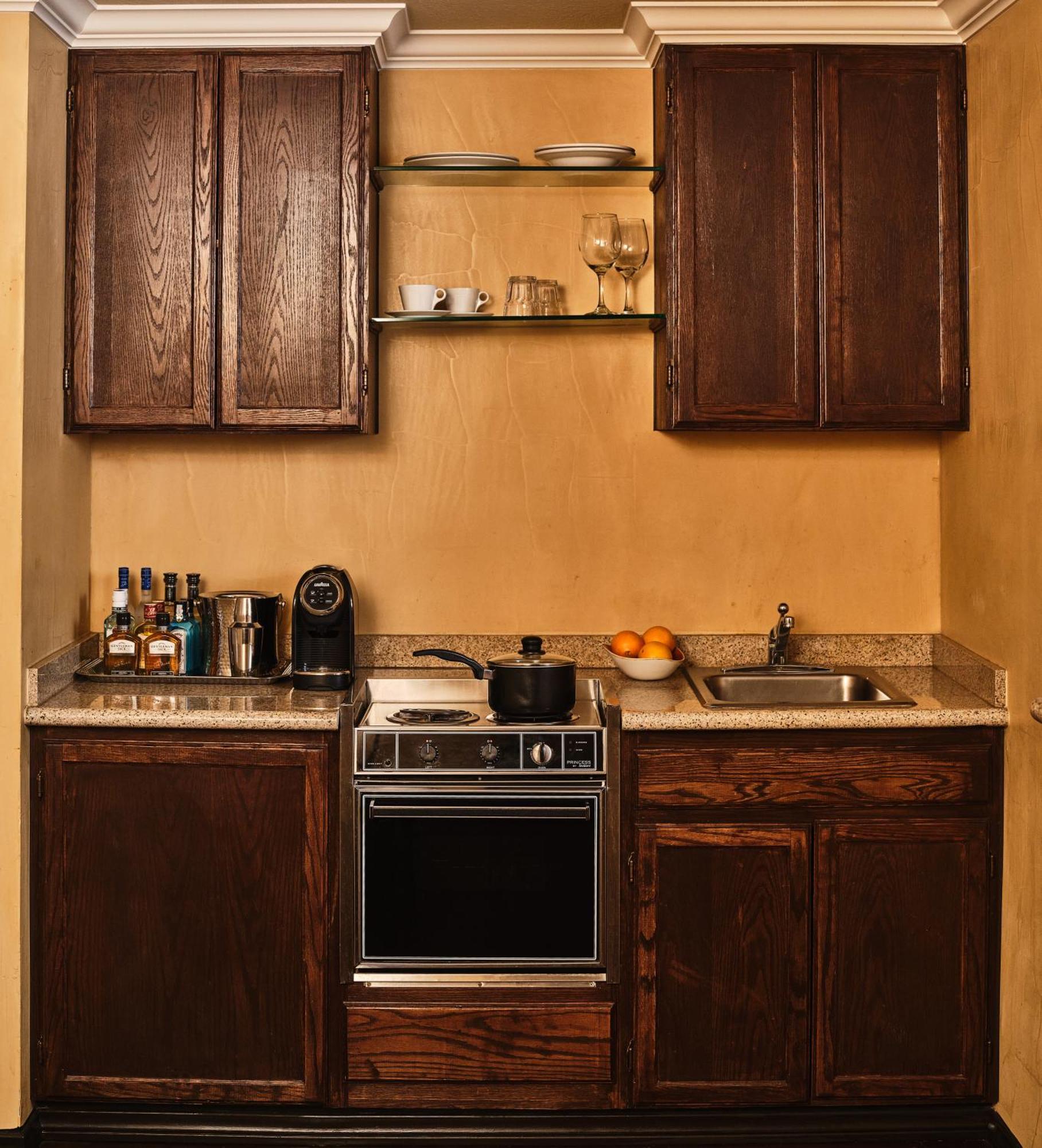 Executive Suite Kitchenette