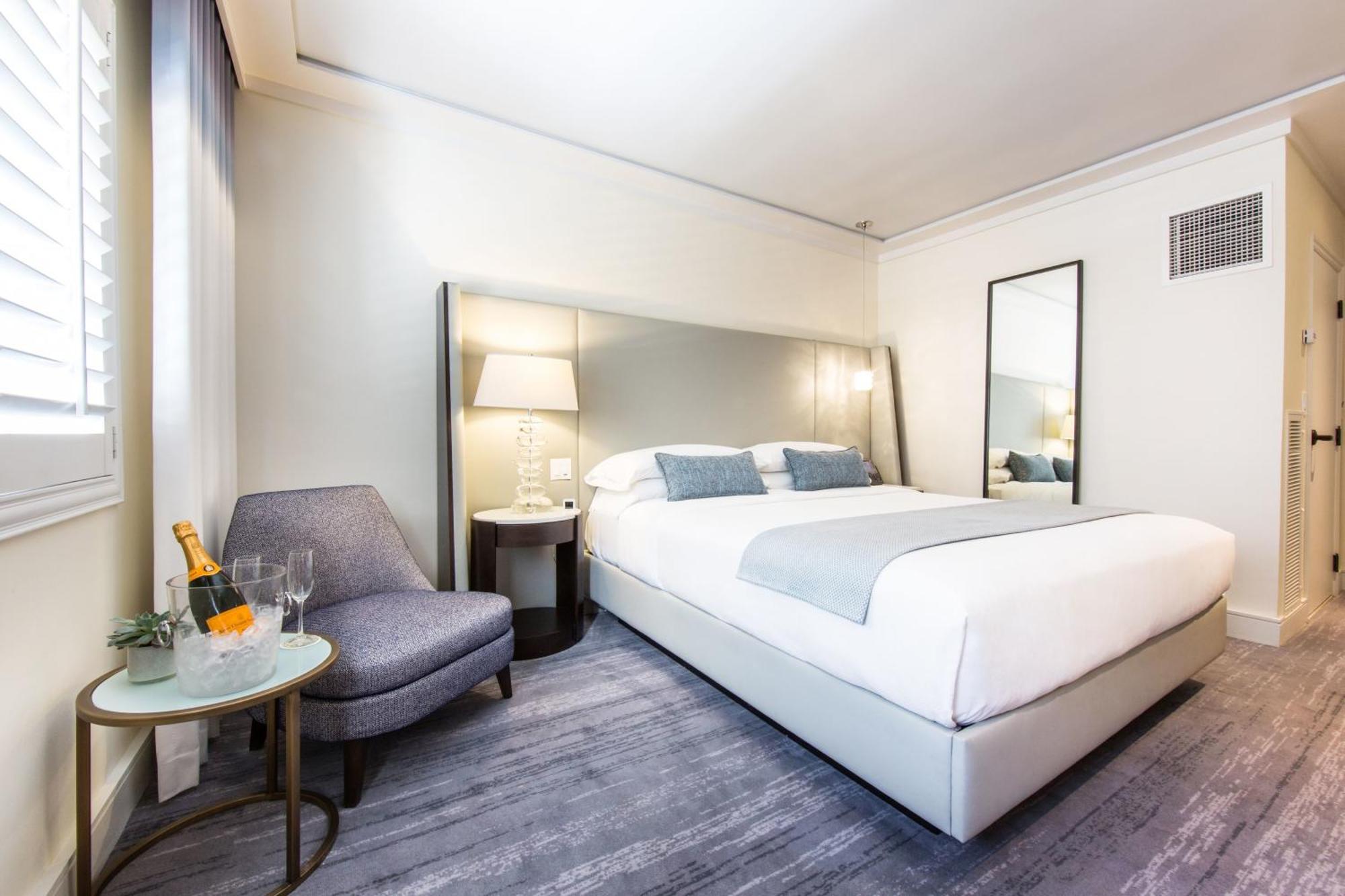 Deluxe King Room