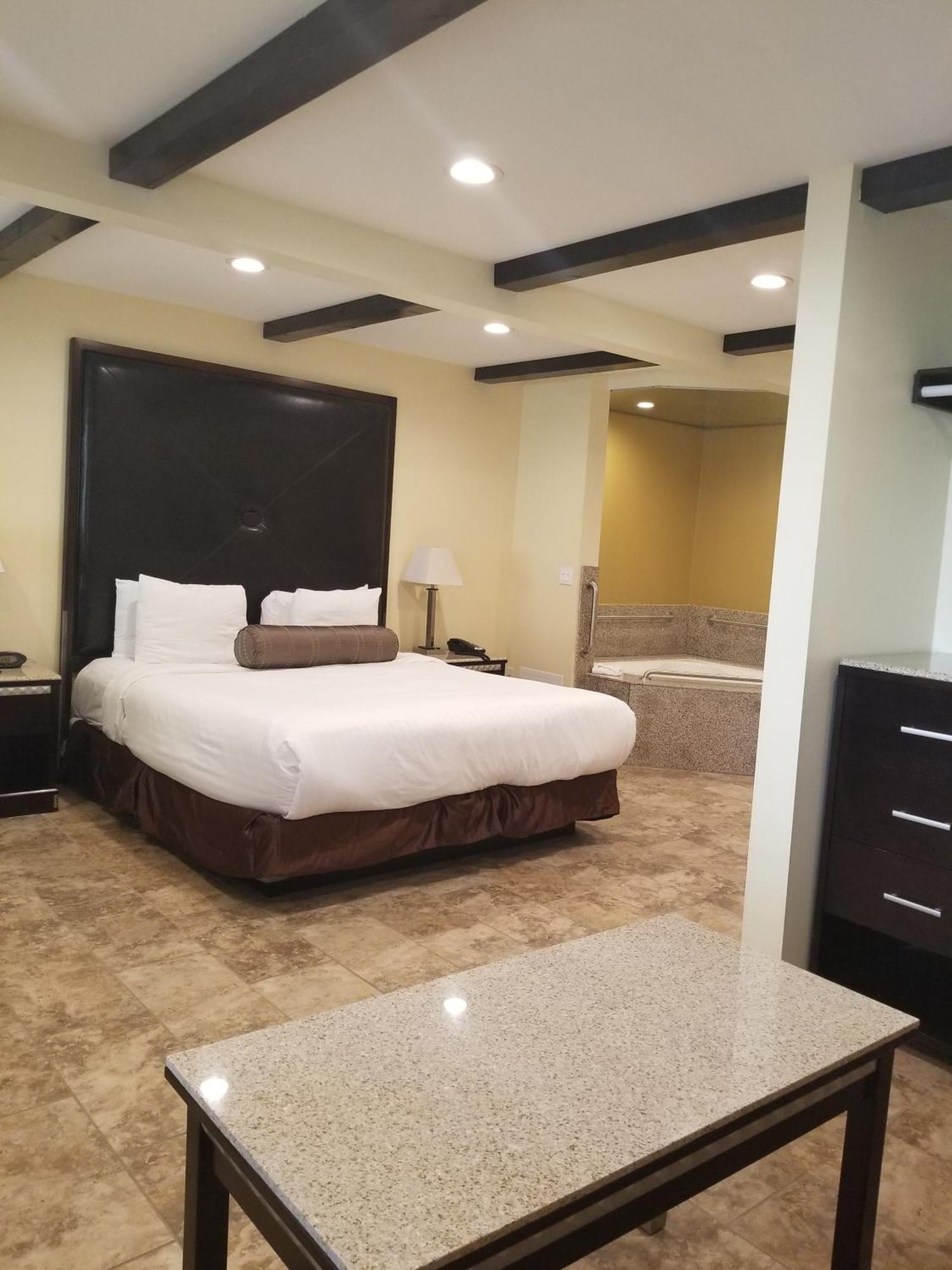 King Room Spa Bath