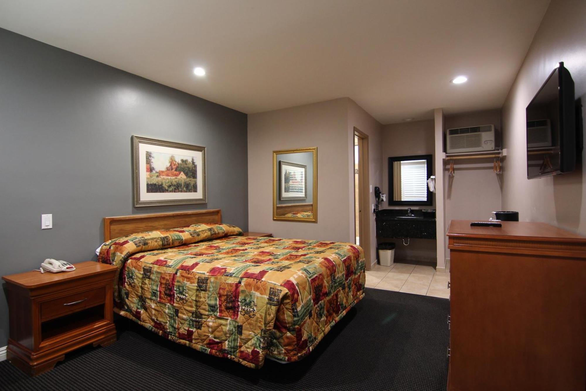 Queen Room,112747284:JPEG