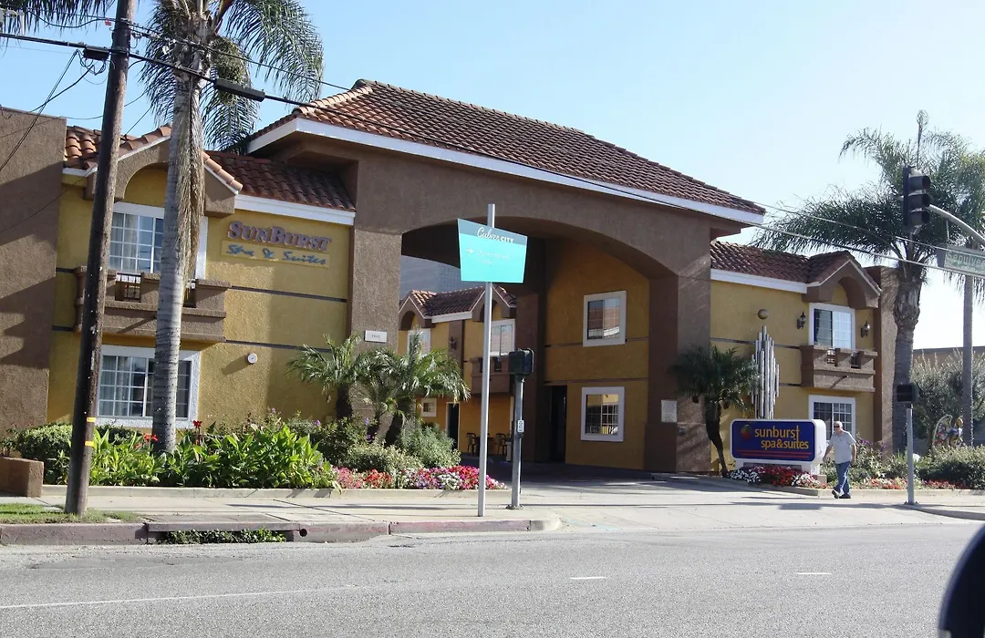 Sunburst Spa & Suites Motel-1