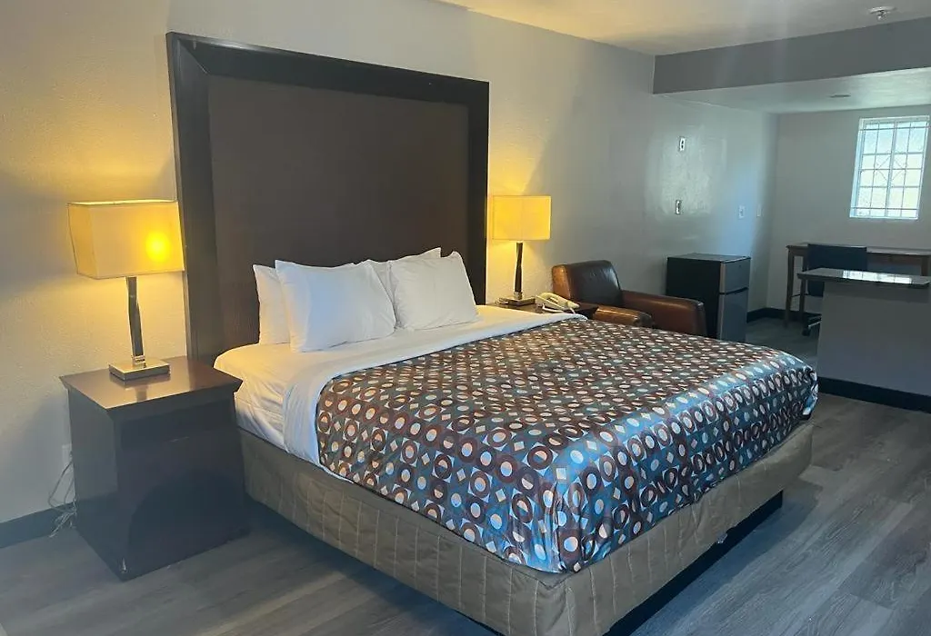 Goldstar Inn-1