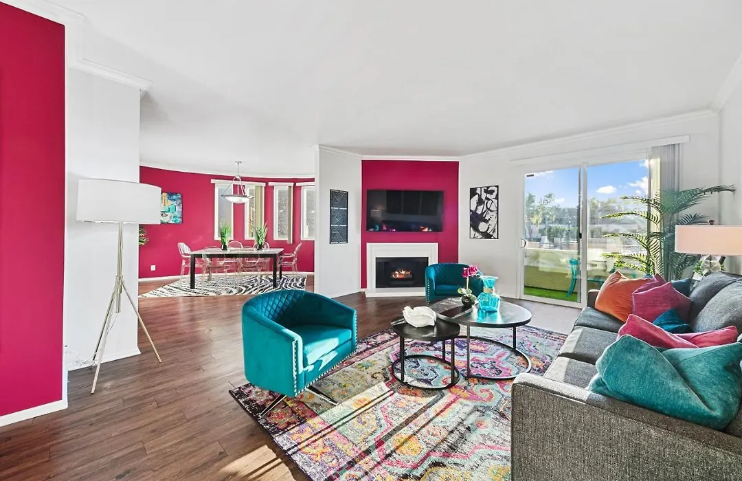 Beverly Hills Chic 2 Bed 2Bath With Patio And Parking 309-1