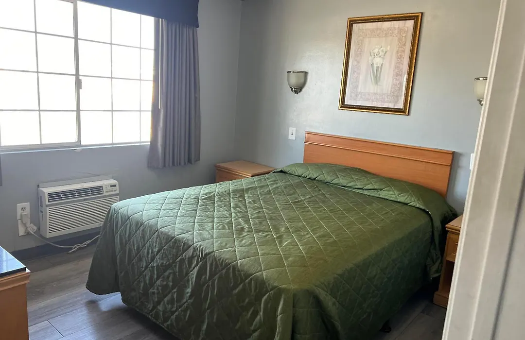 Harbor Inn-1