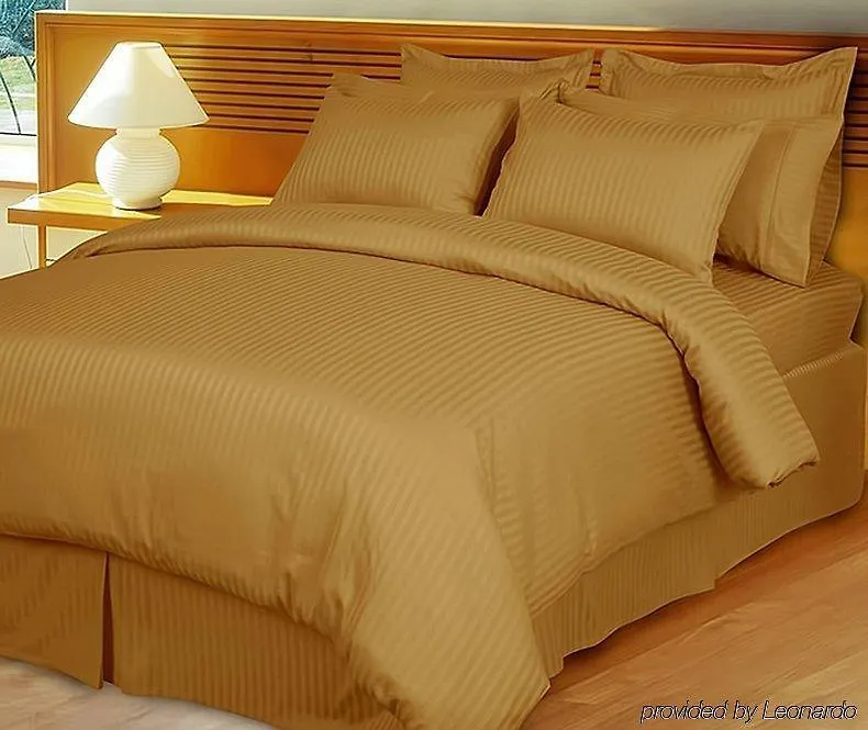 Hollywood Dream Suites-1
