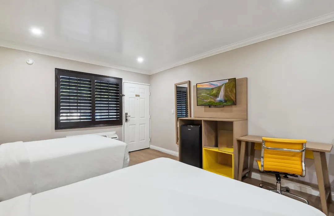 Hotel H-Wood-1