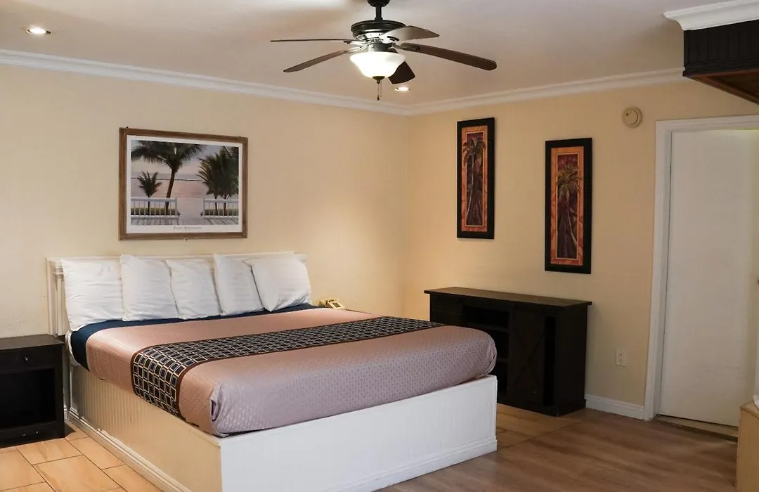 777 Motor Inn-1