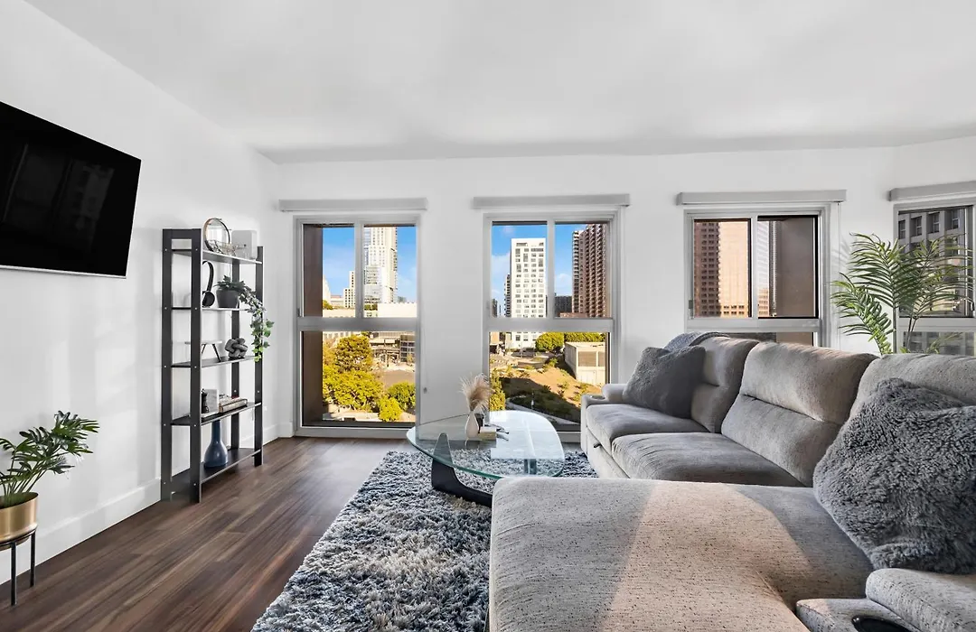 Modern Luxury 2 Bed With Panoramic City Views In Downtown La-1