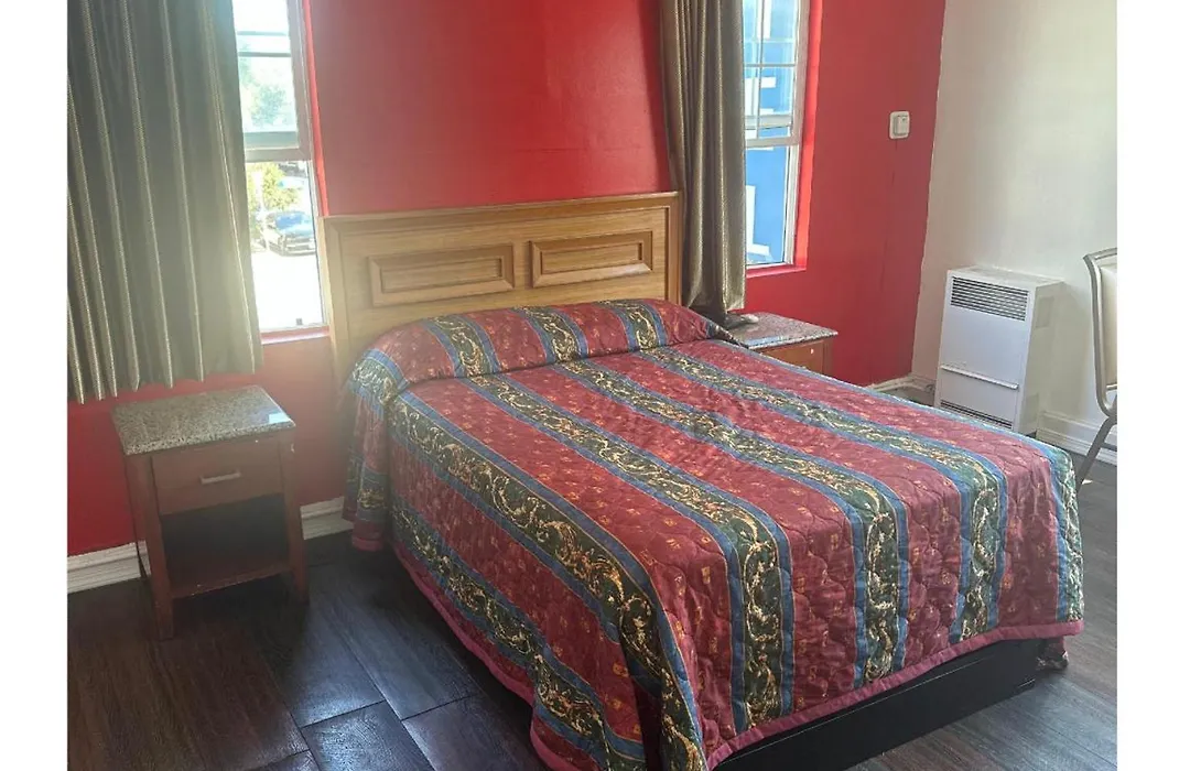 Roxy Hotel-1
