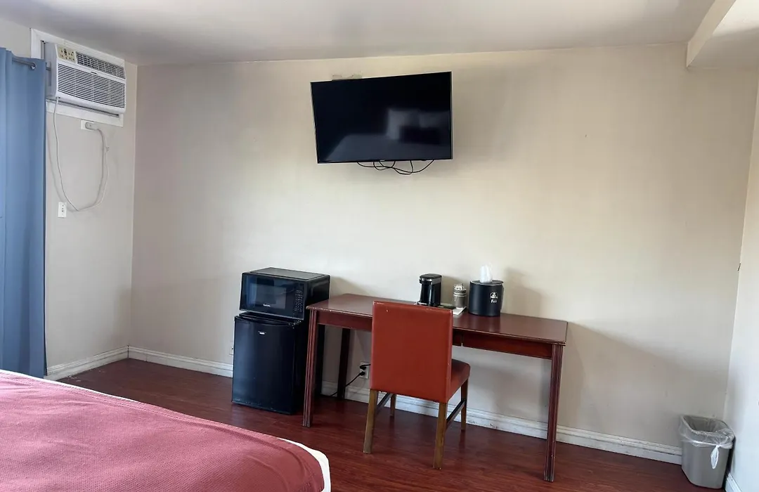 Holiday Lodge-1