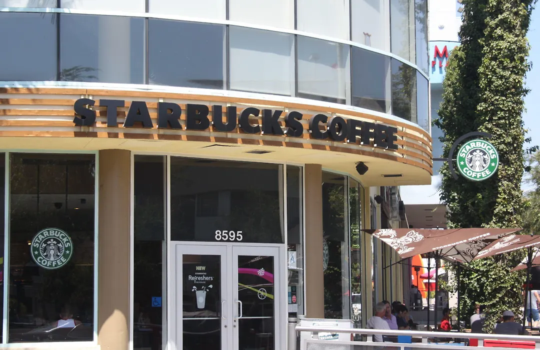Ramada Plaza By Wyndham West Hollywood Hotel & Suites-1