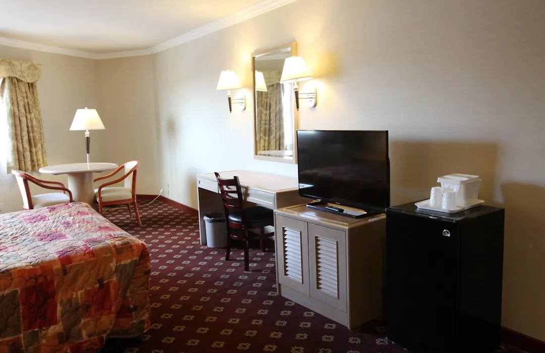 Metro Plaza Hotel-1