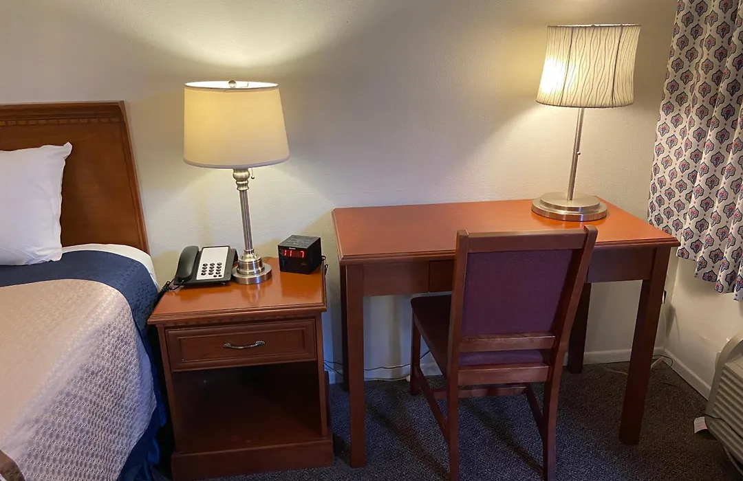 Vantage Point Inn - Woodland Hills-1