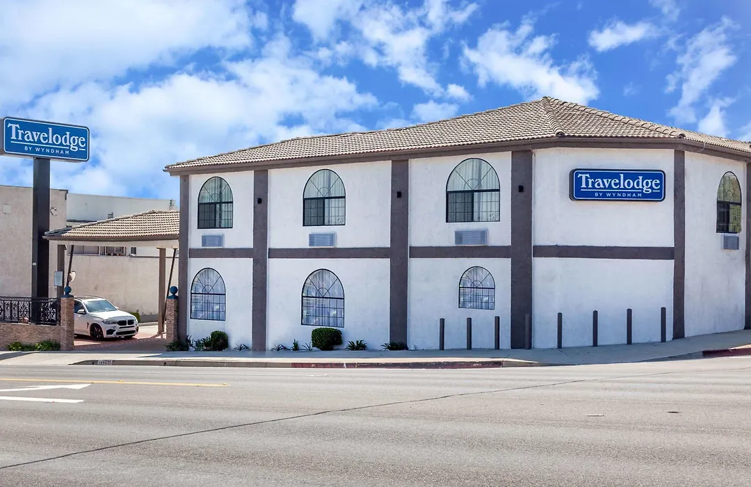 Travelodge By Wyndham Harbor City-1