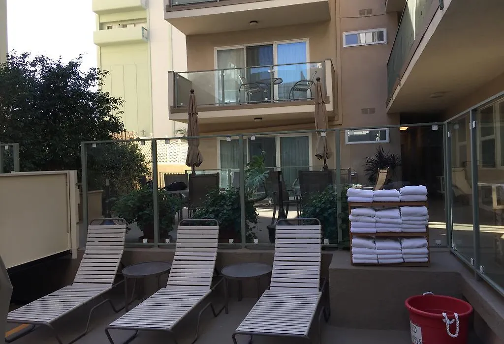 Hollywood Orchid Suites-1