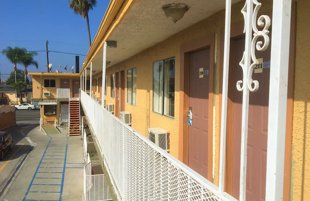 4 Star Motel-1