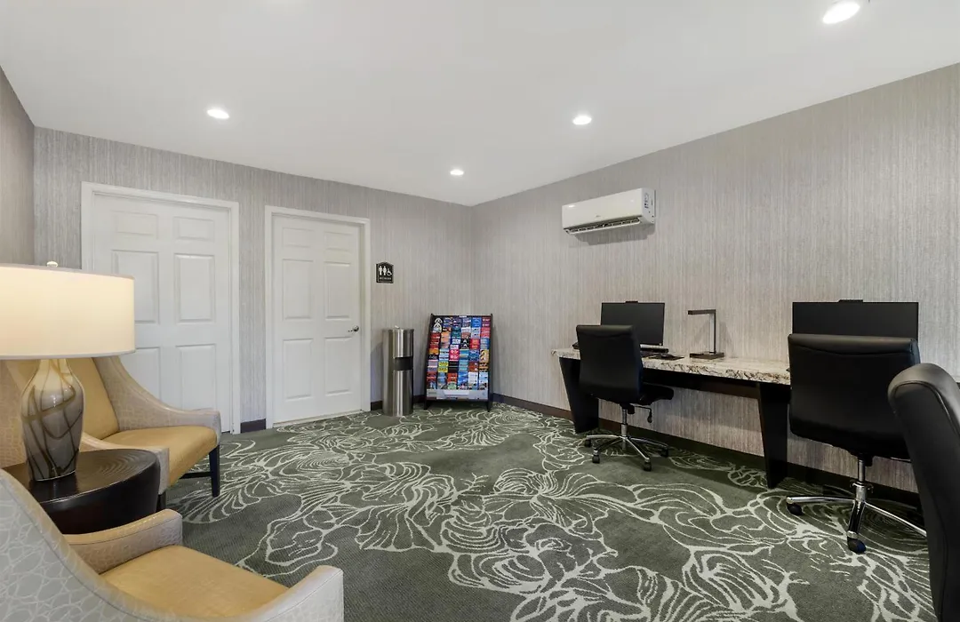 Best Western Plus Carriage Inn-1