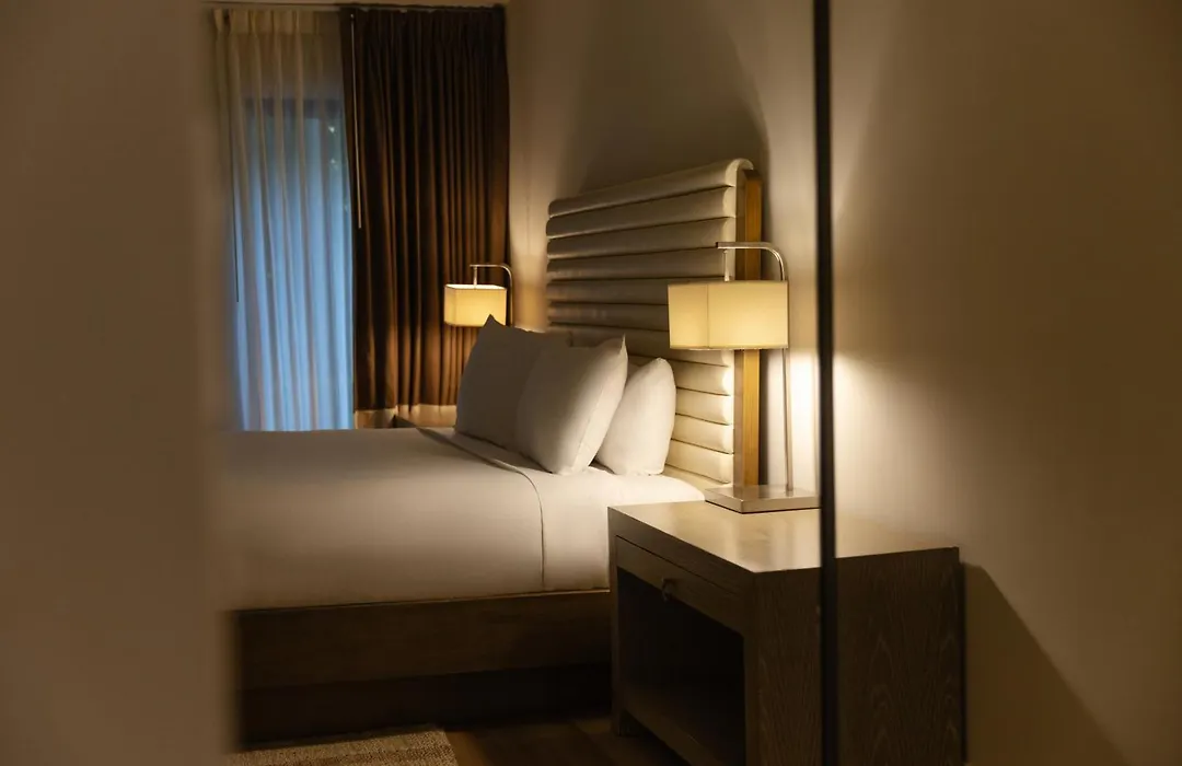 Luxe Sunset Boulevard Hotel-1