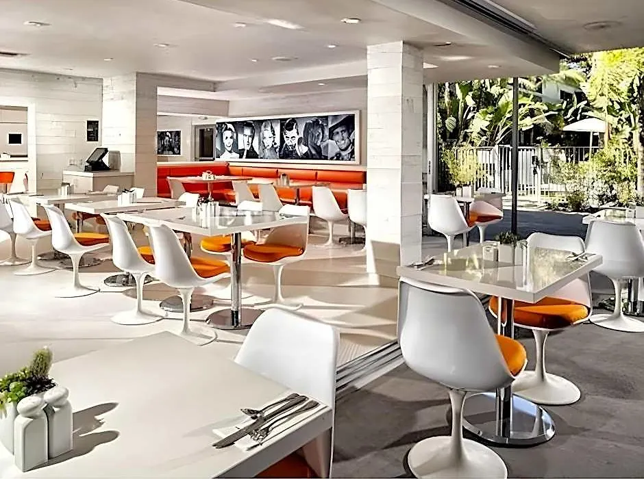 Sportsmen'S Lodge Hotel-1
