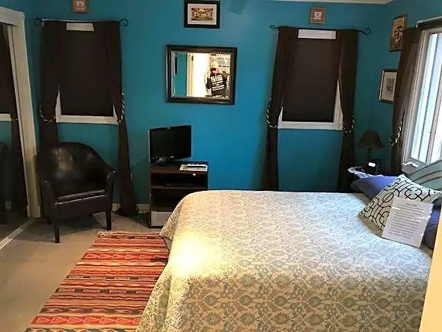 Elaine'S Hollywood Bed & Breakfast-1