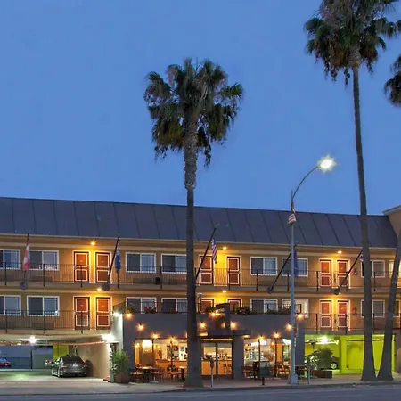 Travelodge By Wyndham Culver City-2