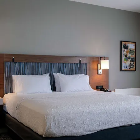 Hampton Inn & Suites Sherman Oaks-3